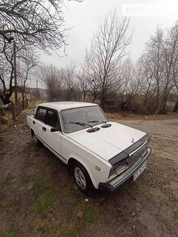 Седан ВАЗ / Lada 2107 1991 в Черновцах