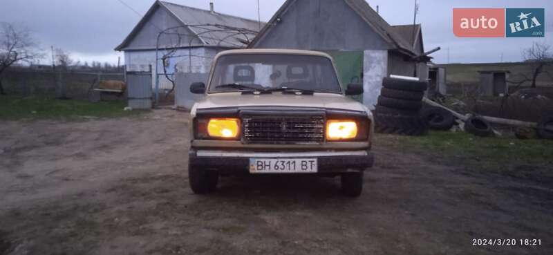 Седан ВАЗ / Lada 2107 1989 в Одессе