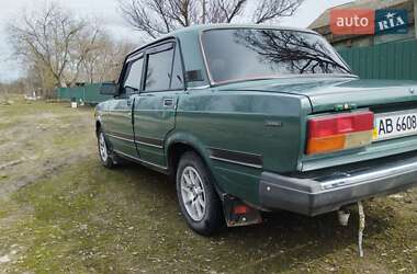 Седан ВАЗ / Lada 2107 2004 в Баре