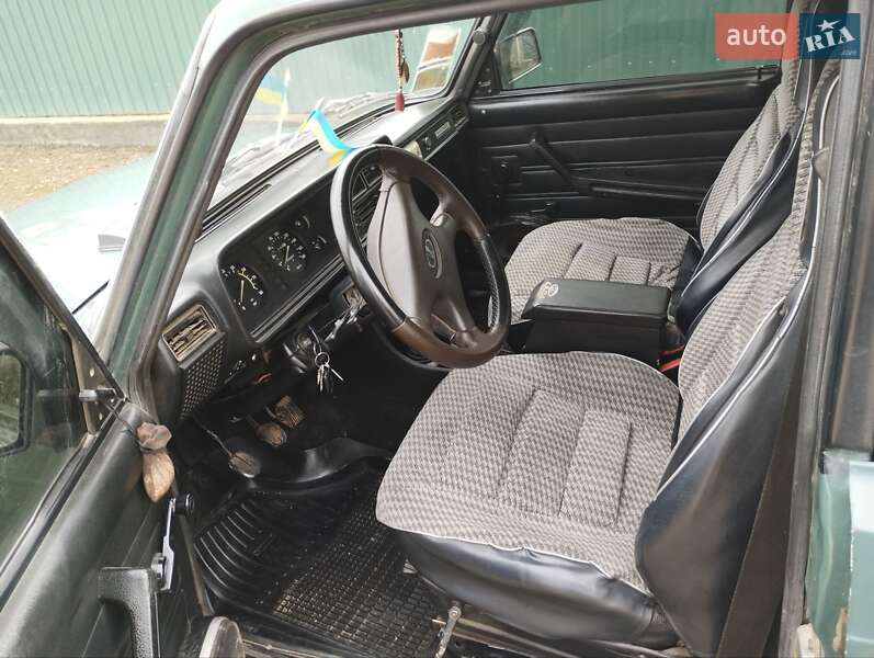 Седан ВАЗ / Lada 2107 2004 в Баре