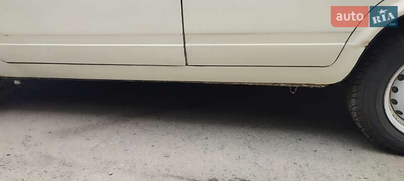 Седан ВАЗ / Lada 2107 1988 в Вишневом фото 5 Седан ВАЗ / Lada 2107 1988 в Вишневом