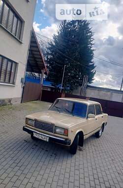 Седан ВАЗ / Lada 2107 1994 в Хусте