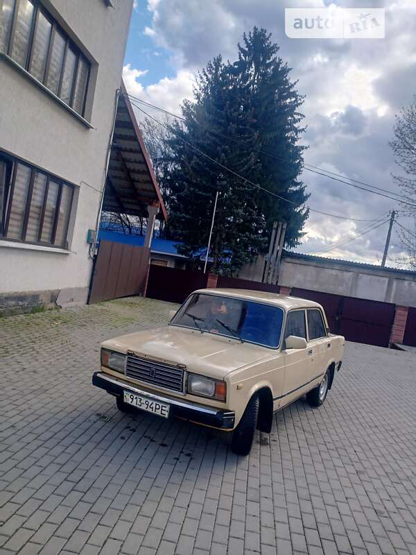 Седан ВАЗ / Lada 2107 1994 в Хусті