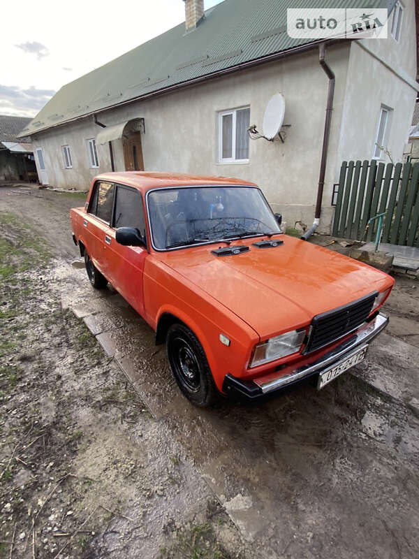 Седан ВАЗ / Lada 2107 1990 в Золочеве