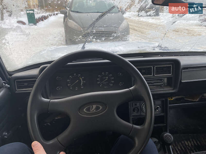 Седан ВАЗ / Lada 2107 2004 в Харькове