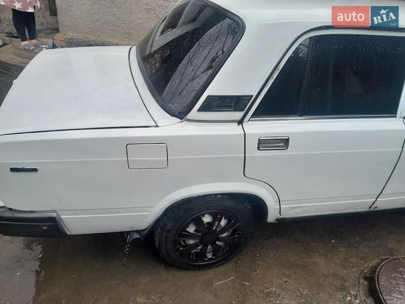Седан ВАЗ / Lada 2107 1998 в Одесі