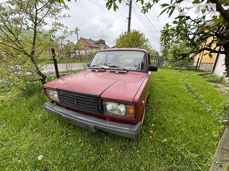 Седан ВАЗ / Lada 2107 1985 в Городке