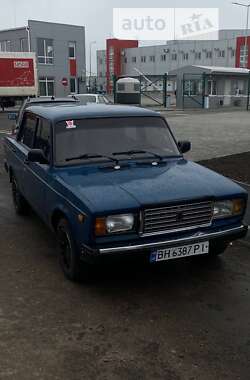 Седан ВАЗ / Lada 2107 2001 в Одессе