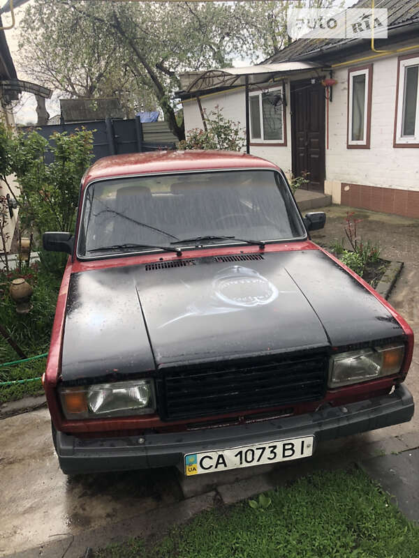 Седан ВАЗ / Lada 2107 2000 в Черкассах
