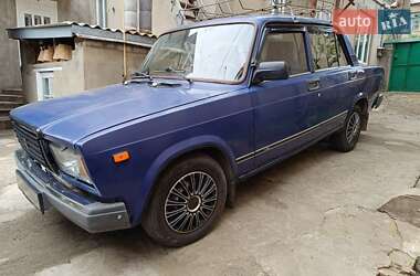 Седан ВАЗ / Lada 2107 1999 в Одессе