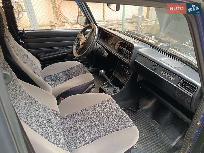 Седан ВАЗ / Lada 2107 1999 в Одессе