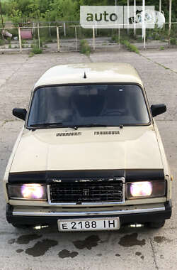 Седан ВАЗ / Lada 2107 1984 в Черновцах