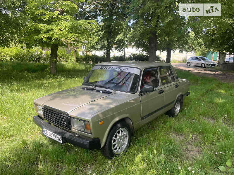 Седан ВАЗ / Lada 2107 1992 в Черновцах