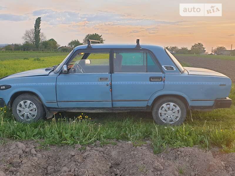 Седан ВАЗ / Lada 2107 1987 в Самборе