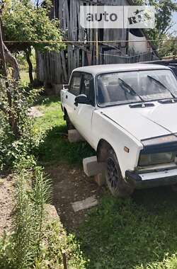 Седан ВАЗ / Lada 2107 1983 в Хусте