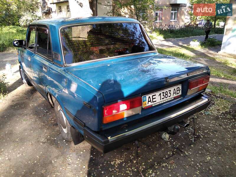 Седан ВАЗ / Lada 2107 2004 в Днепре