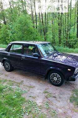 Седан ВАЗ / Lada 2107 1997 в Тростянце