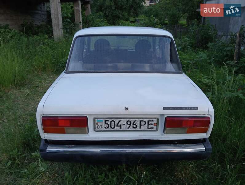 Седан ВАЗ / Lada 2107 2000 в Хусті
