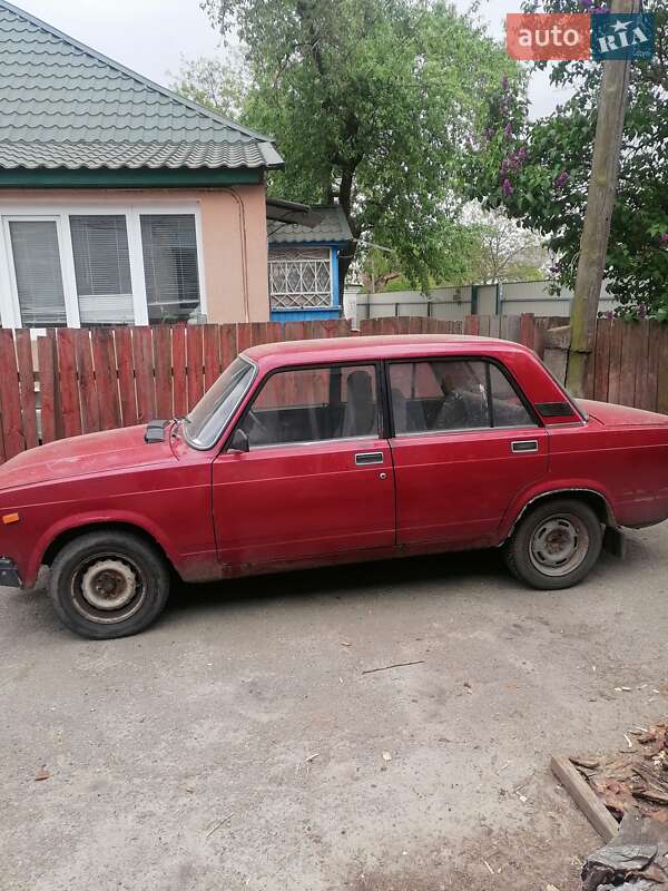 Седан ВАЗ / Lada 2107 1995 в Броварах