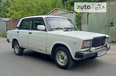 Седан ВАЗ / Lada 2107 1988 в Киеве