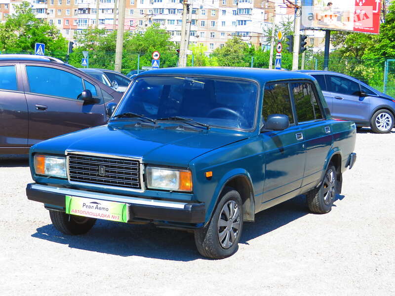 Седан ВАЗ / Lada 2107 2002 в Кропивницком