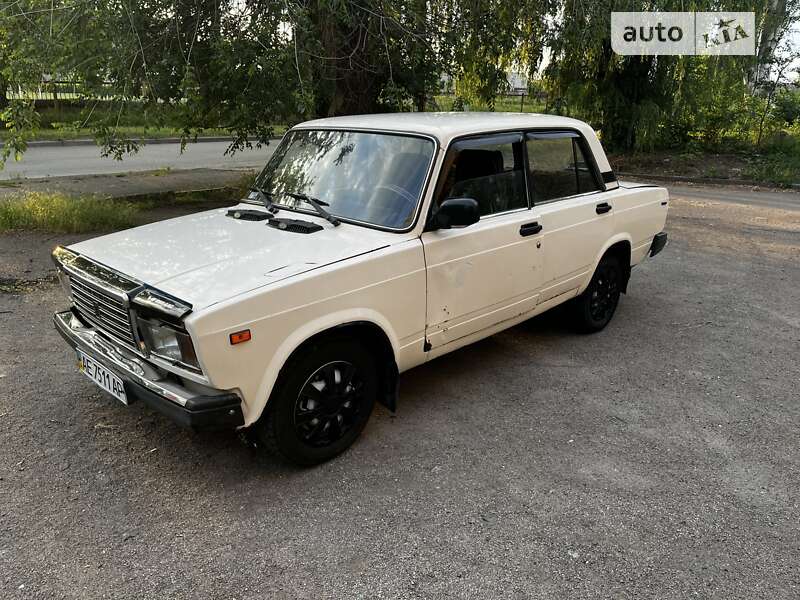 Седан ВАЗ / Lada 2107 1988 в Кривом Роге