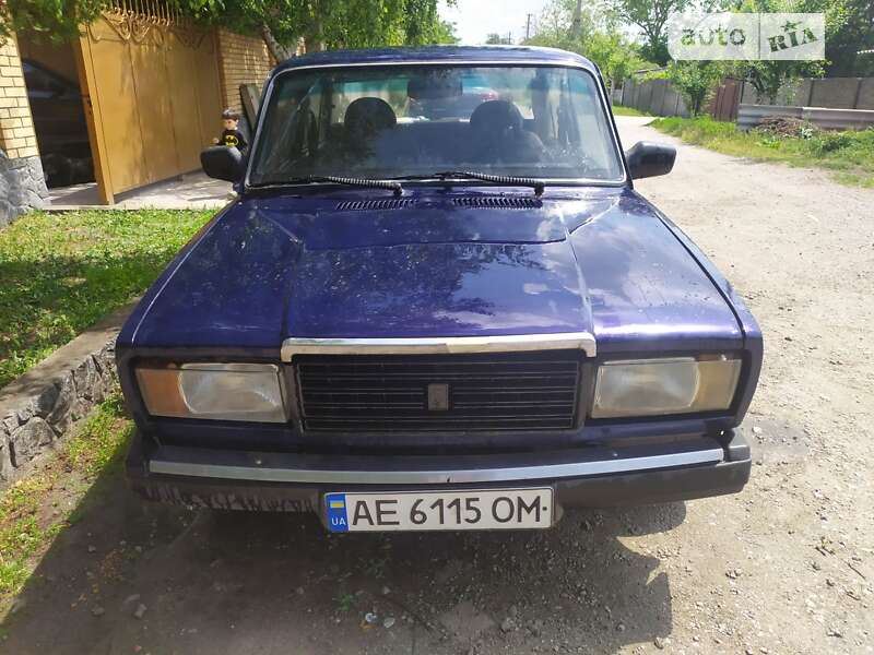 Седан ВАЗ / Lada 2107 2004 в Дніпрі