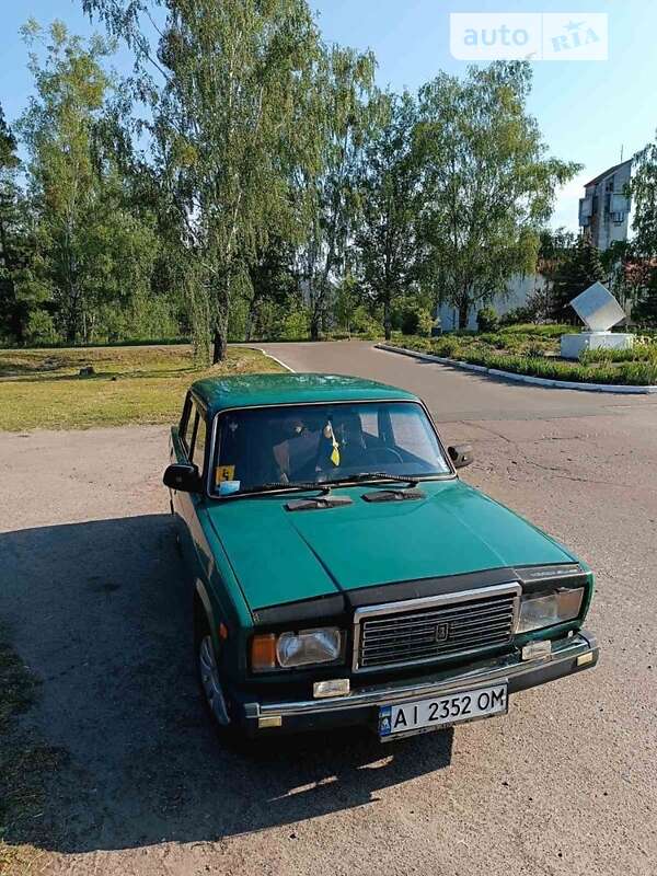 Седан ВАЗ / Lada 2107 2005 в Киеве