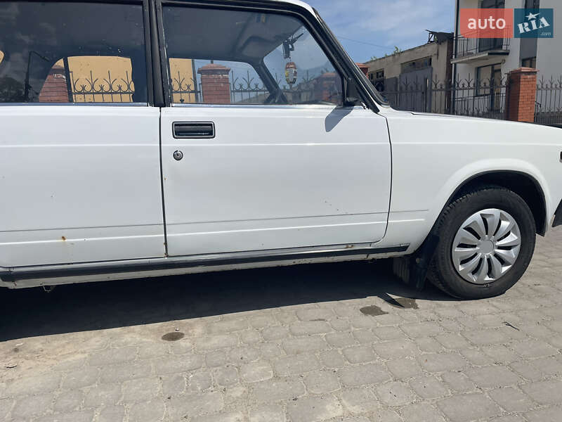 Седан ВАЗ / Lada 2107 2003 в Чорткові