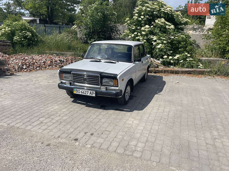 Седан ВАЗ / Lada 2107 2003 в Чорткові