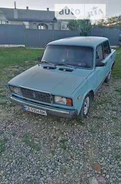 Седан ВАЗ / Lada 2107 1990 в Чернівцях