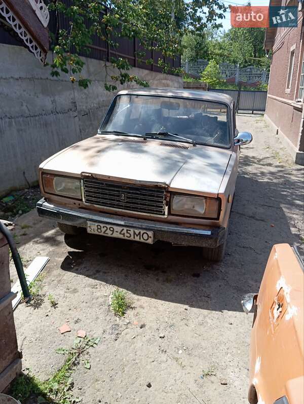 Седан ВАЗ / Lada 2107 1992 в Чернівцях