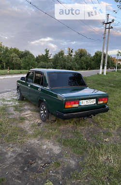 Седан ВАЗ / Lada 2107 2005 в Киеве