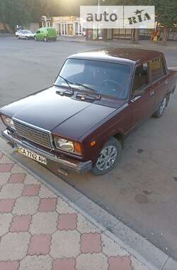 Седан ВАЗ / Lada 2107 2005 в Умани