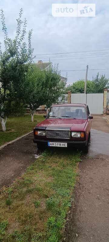 Седан ВАЗ / Lada 2107 2004 в Житомире