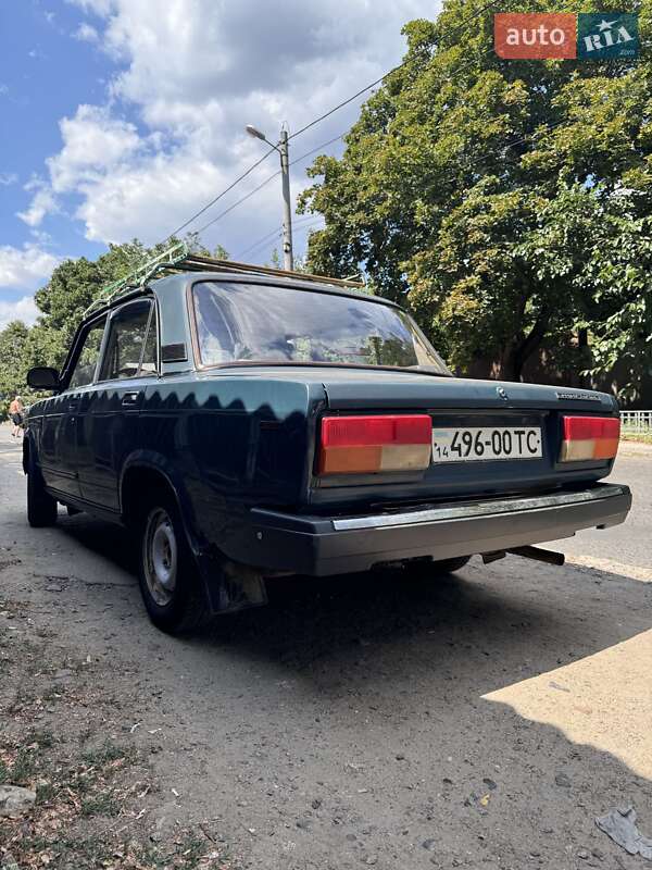 Седан ВАЗ / Lada 2107 2004 в Одессе