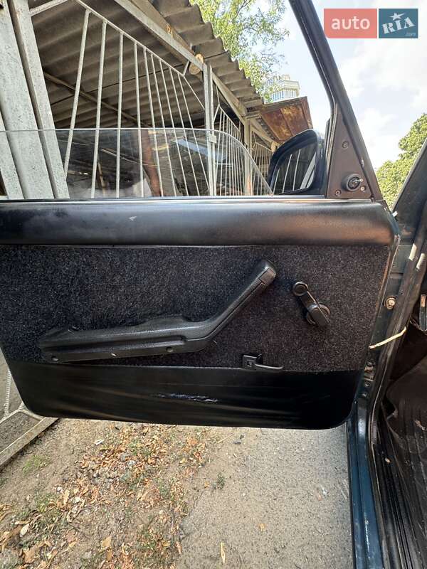 Седан ВАЗ / Lada 2107 2004 в Одессе