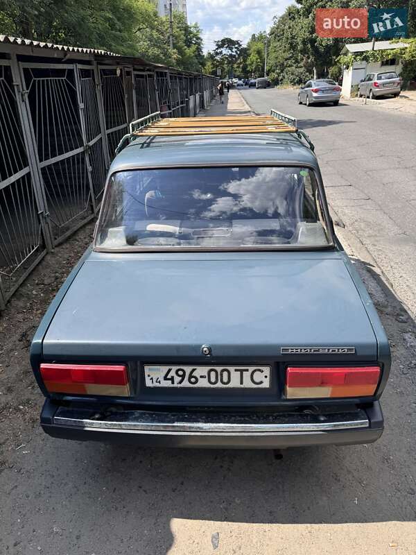 Седан ВАЗ / Lada 2107 2004 в Одессе