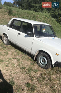 Седан ВАЗ / Lada 2107 1995 в Магалі