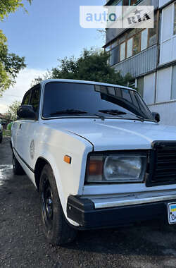 Седан ВАЗ / Lada 2107 1987 в Киеве