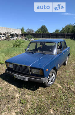 Седан ВАЗ / Lada 2107 2004 в Рівному