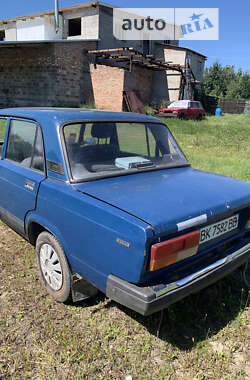 Седан ВАЗ / Lada 2107 2004 в Ровно