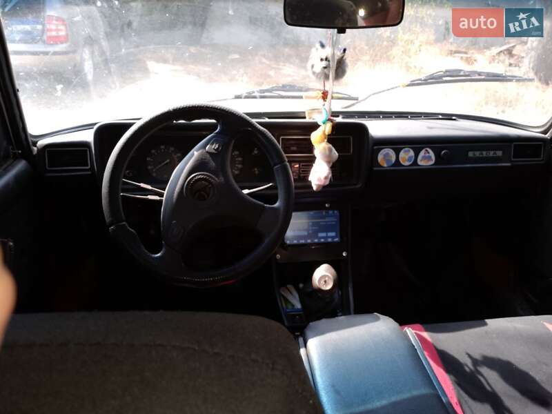 Седан ВАЗ / Lada 2107 1988 в Петродолинському