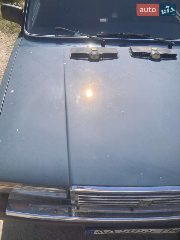 Седан ВАЗ / Lada 2107 2005 в Киеве