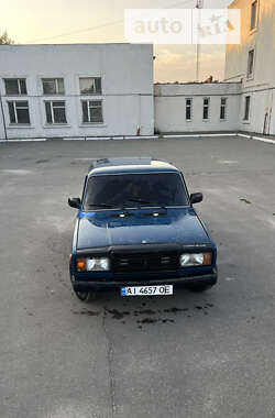 Седан ВАЗ / Lada 2107 2004 в Киеве