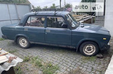 Седан ВАЗ / Lada 2107 1995 в Житомире