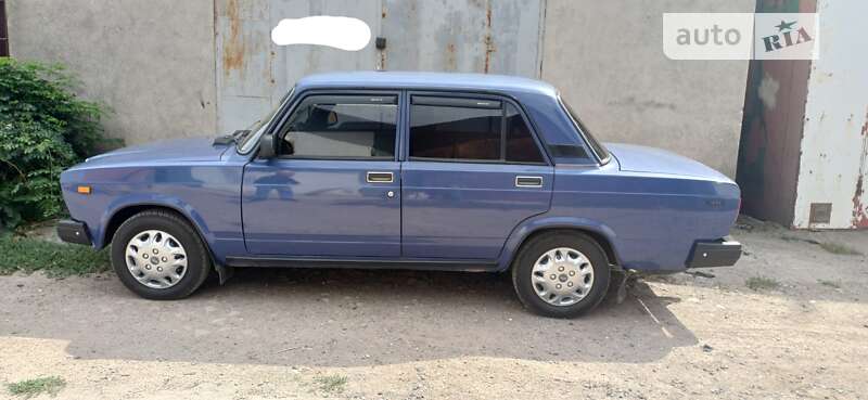 Седан ВАЗ / Lada 2107 2005 в Одессе