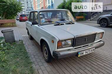 Седан ВАЗ / Lada 2107 2002 в Рівному