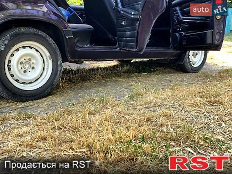Седан ВАЗ / Lada 2107 1999 в Новомосковську