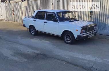 Седан ВАЗ / Lada 2107 2003 в Киеве